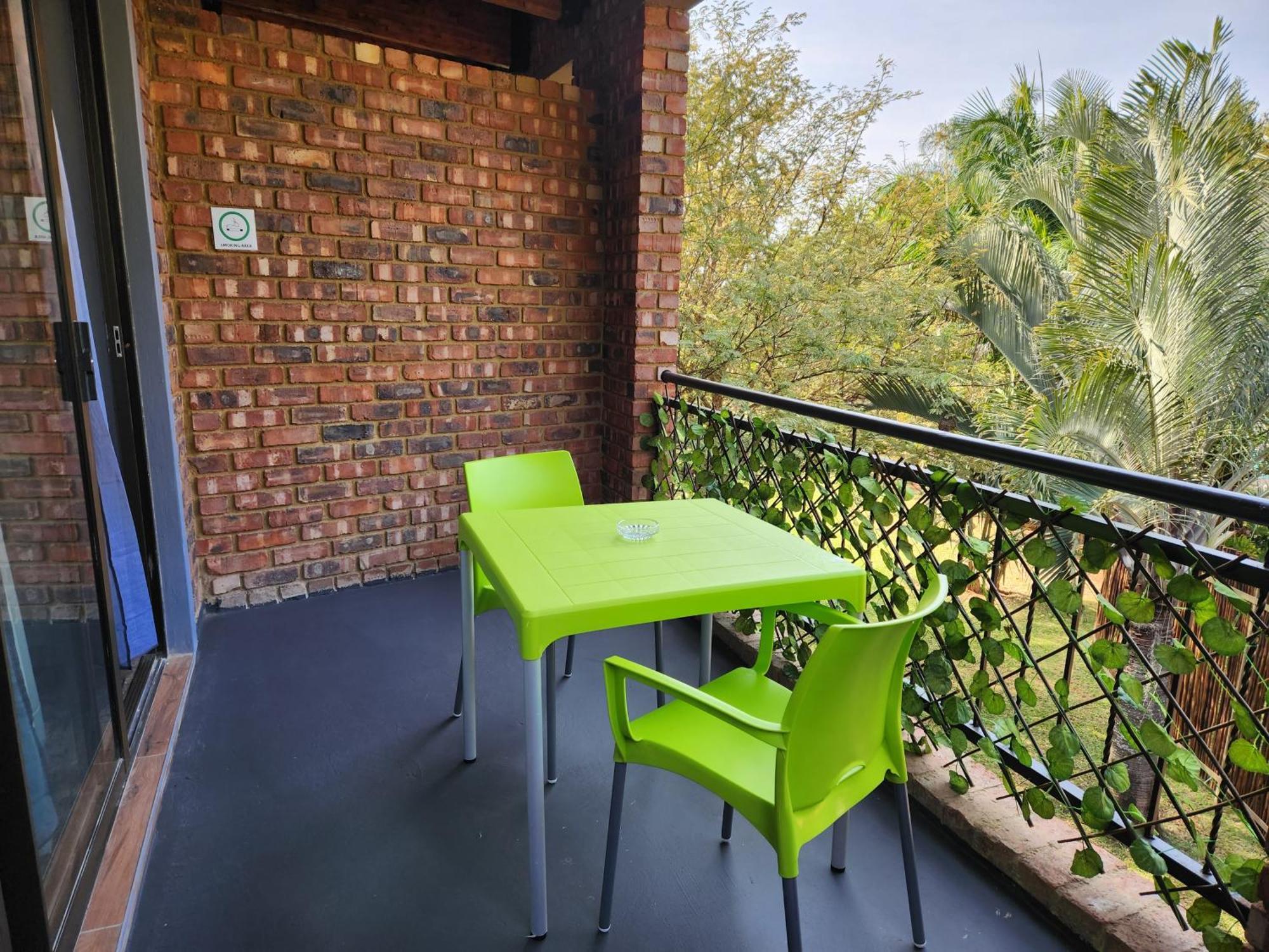 Suikerbosrant Sleep And Go Bed & Breakfast Pretoria Exterior photo