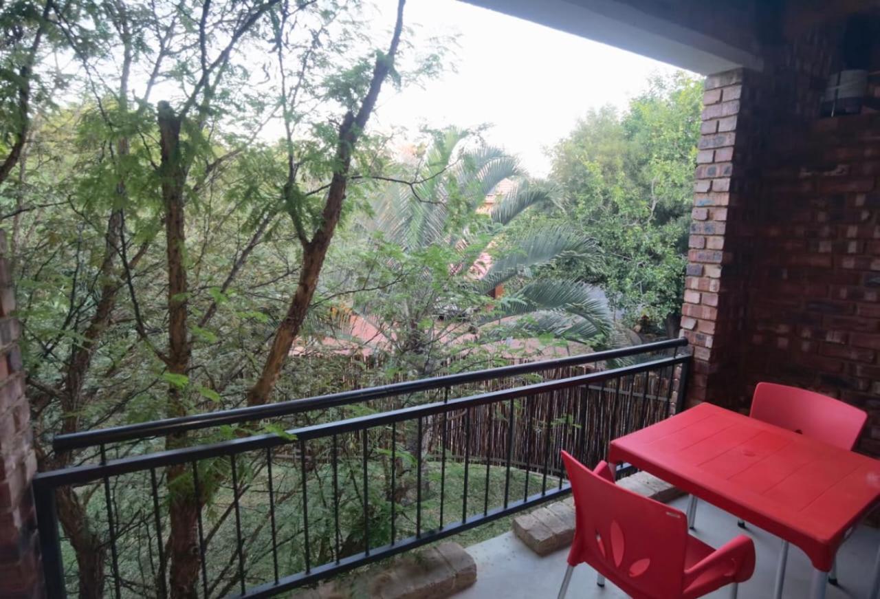 Suikerbosrant Sleep And Go Bed & Breakfast Pretoria Exterior photo